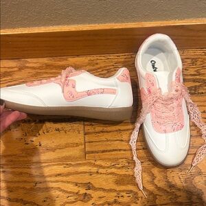 Stylish Pink and White Women's Sneakers